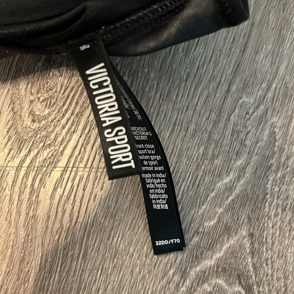 VICTORIA’S SECRET Incredible knockout Sports Bra Size 32DD - Picture 4 of 6